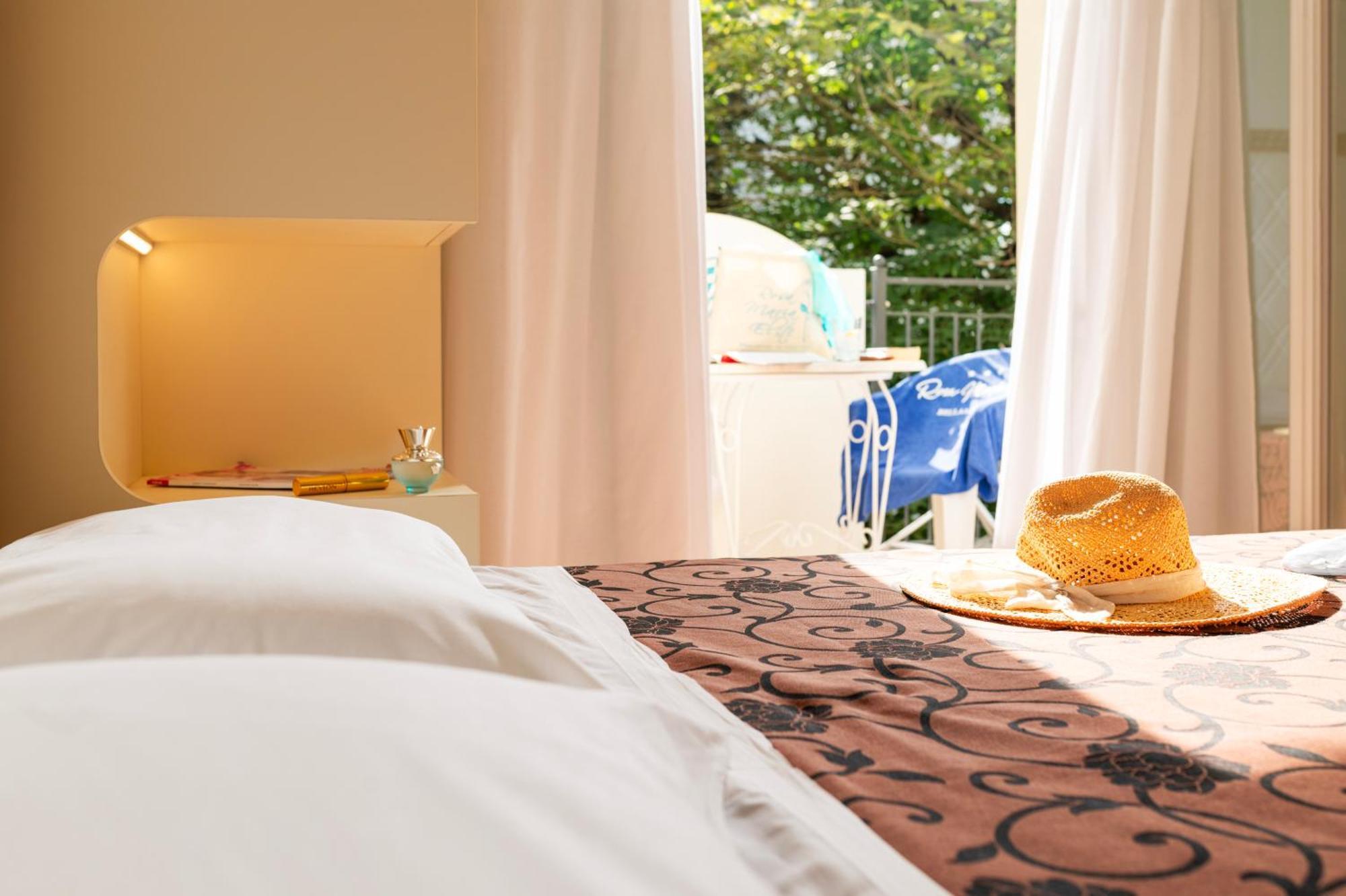 Hotel Rosa Maria Elite ベラーリア・イジェア・マリーナ エクステリア 写真