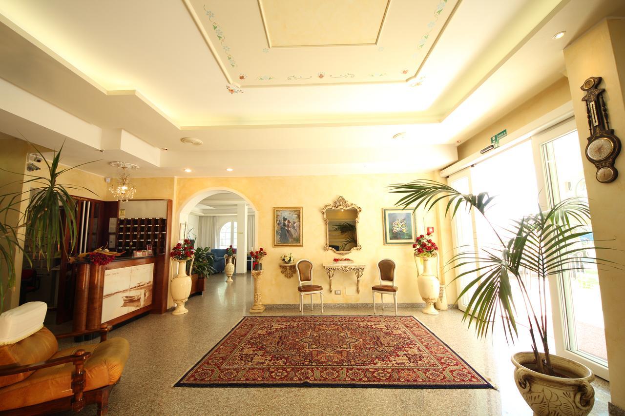 Hotel Rosa Maria Elite ベラーリア・イジェア・マリーナ エクステリア 写真
