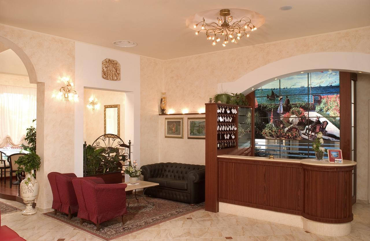 Hotel Rosa Maria Elite ベラーリア・イジェア・マリーナ エクステリア 写真