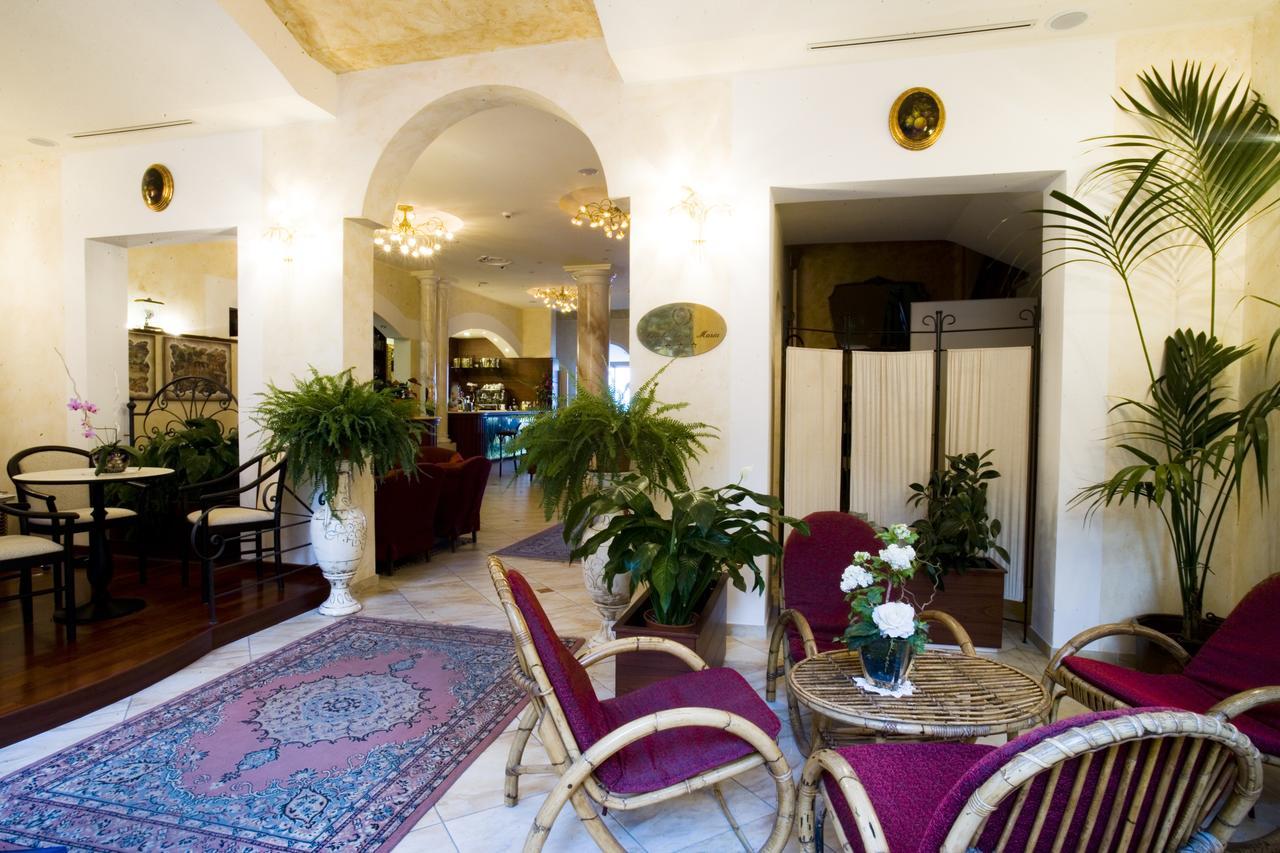 Hotel Rosa Maria Elite ベラーリア・イジェア・マリーナ エクステリア 写真